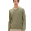 basic v-neck knit
